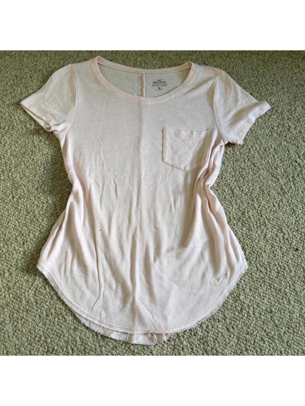 Hollister Co. baby pink baby tee